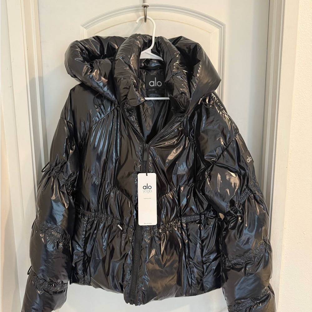 ALO Yoga Black Glossy Stunner Puffer Jacket